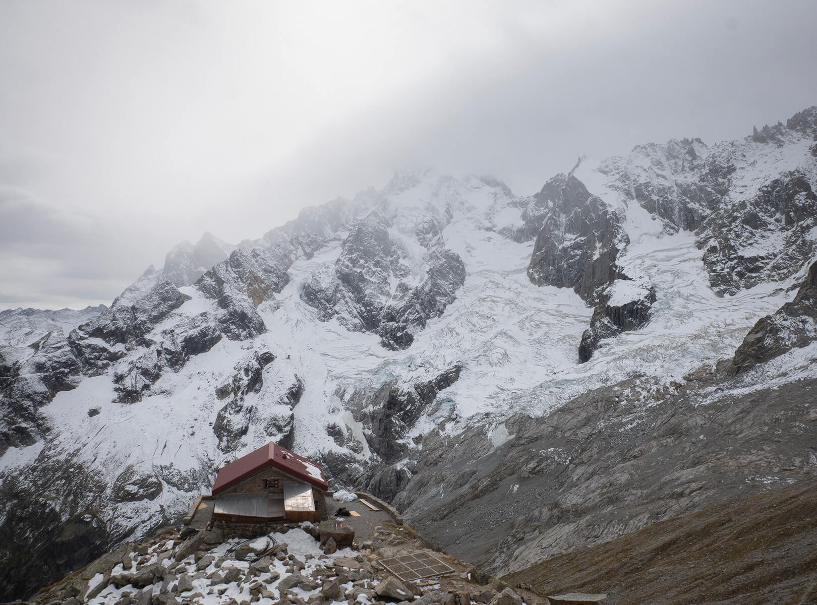 0067 – Cabane | Entretien de la toiture | A Neuve, La Fouly, VS | 2024-2025